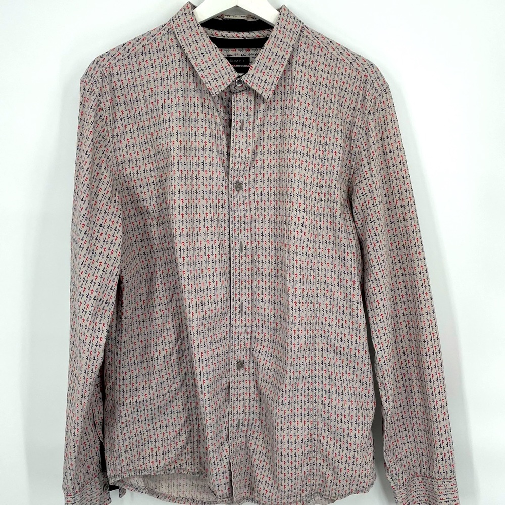 Prana ‘arrowhead’ button-down shirt. Excellent pre-loved condition!